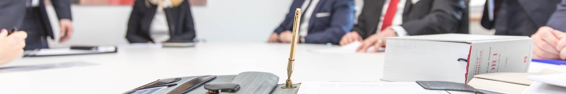 Dienstleistungen - Rechtsdienstleistungen - Rechts-Serivce - Rechtsanwälte - Notariat - Basel - Rechtsdienstleistungen - Rechtsberatung - Anwaltsbüro - Anwaltskanzlei - Arbeitsrecht - Personalrecht - Baurecht - Planungsrecht - Submissionsrecht - Datenschutzrecht - Gesellschaftsrecht - Immaterialgüterrecht - Vertriebsrecht - Immobilienrecht - Erbrecht - Familienrecht - Eherecht - Kindschaftsrecht - Prozessführung - Vereinsrecht - Stiftungsrecht - Verwaltungsrecht - Wirtschaftsstrafrecht - Mietrecht - Pachtrecht - Schuldbetreibungrecht - Konkursrecht - Sportrecht - Nordwestschweiz - Schweiz - International